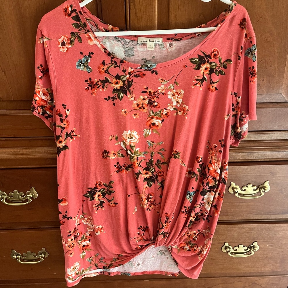 Nine Britton Floral Knot Front Top in Coral